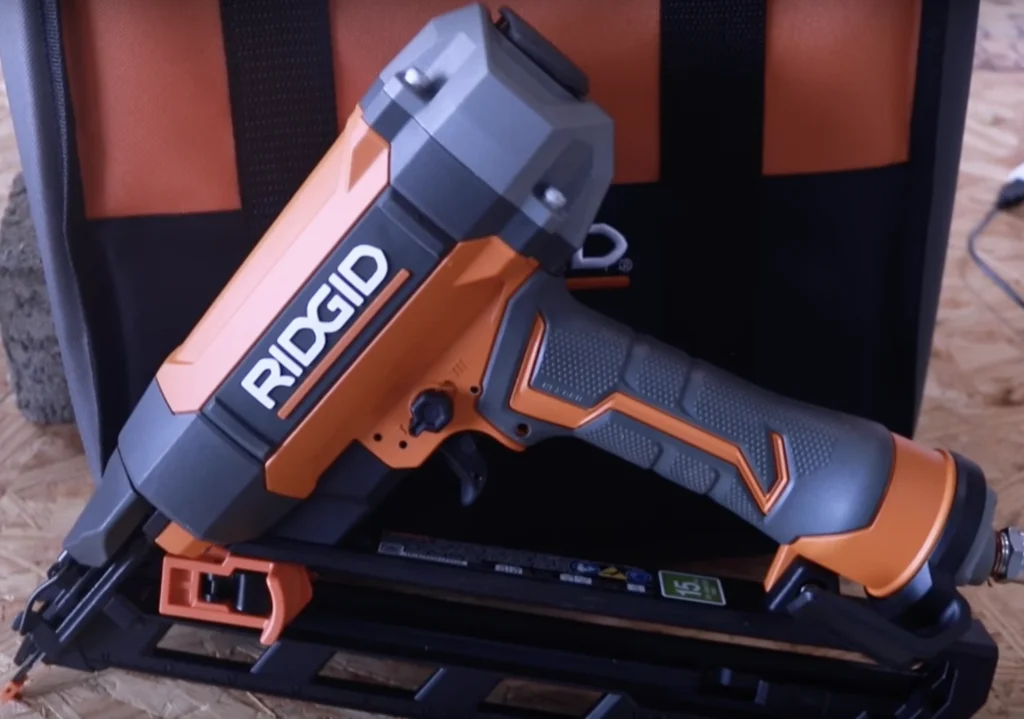 Ridgid 15-Gauge 2-1/2 in. Angled Finish Nailer (R250AFE)